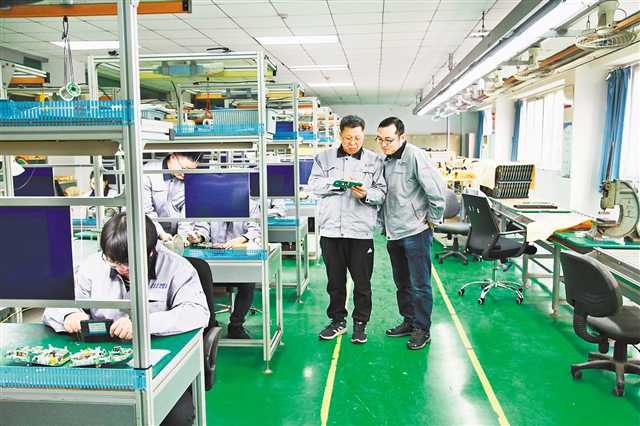 重慶建安儀器有限責(zé)任公司黨委書記 執(zhí)行董事胡利民 5年時(shí)間 讓企業(yè)實(shí)現(xiàn)規(guī)模質(zhì)量 雙跨越