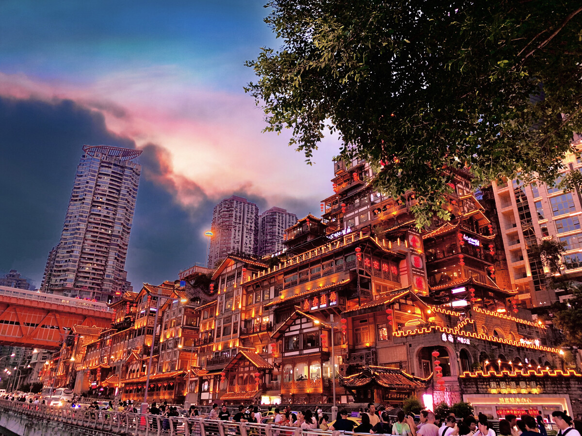 重慶洪崖洞 山城奇景與古今交融的璀璨明珠